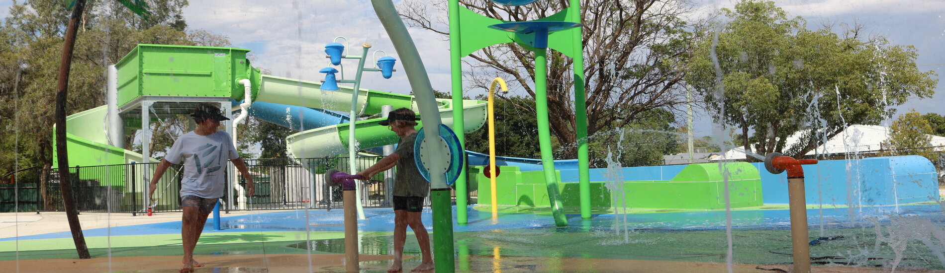 Splash park slide